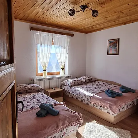 зора